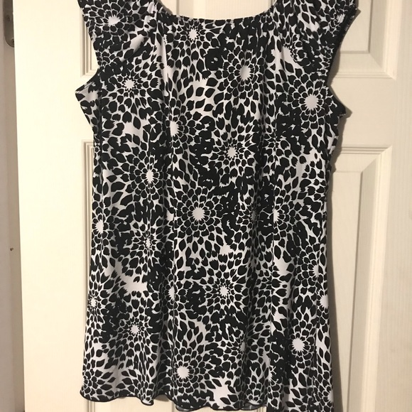 Dressy top - Picture 3 of 3